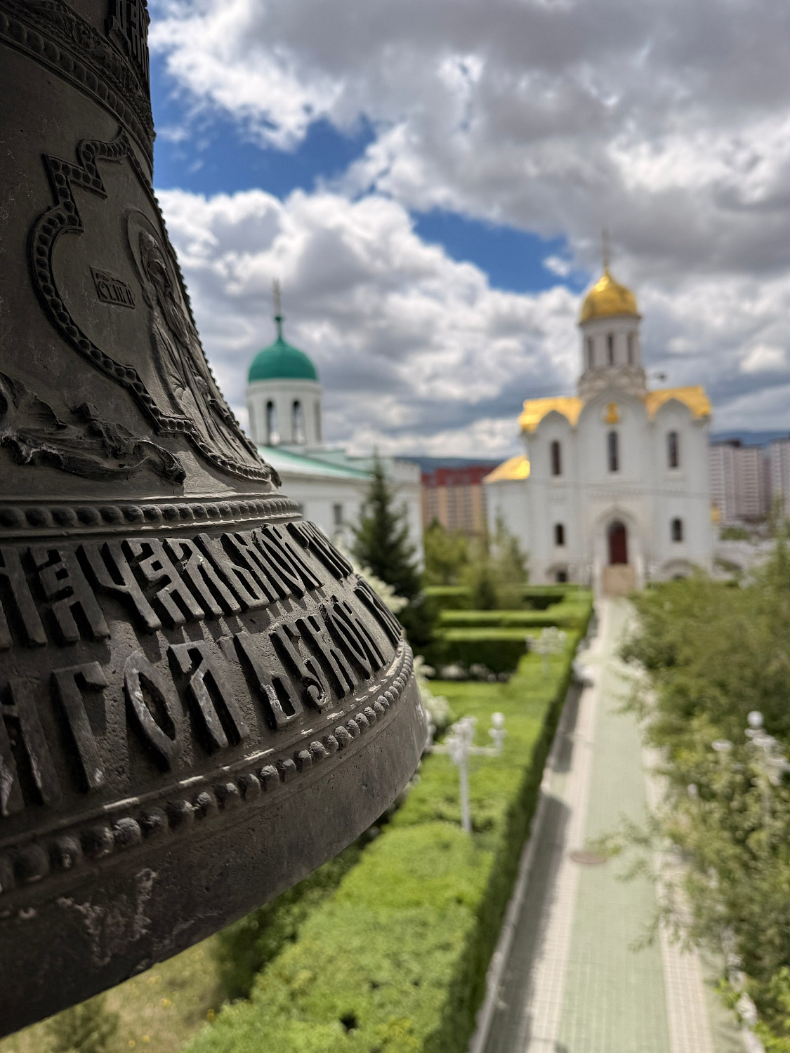 Улаанбаатар дахь Оросын сүмийн баяр болж байн