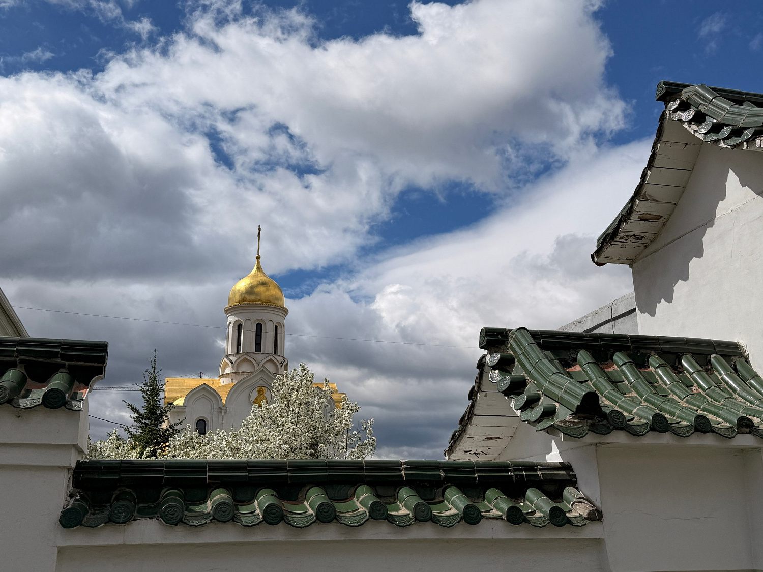 Улаанбаатар дахь Оросын сүмийн баяр болж байн