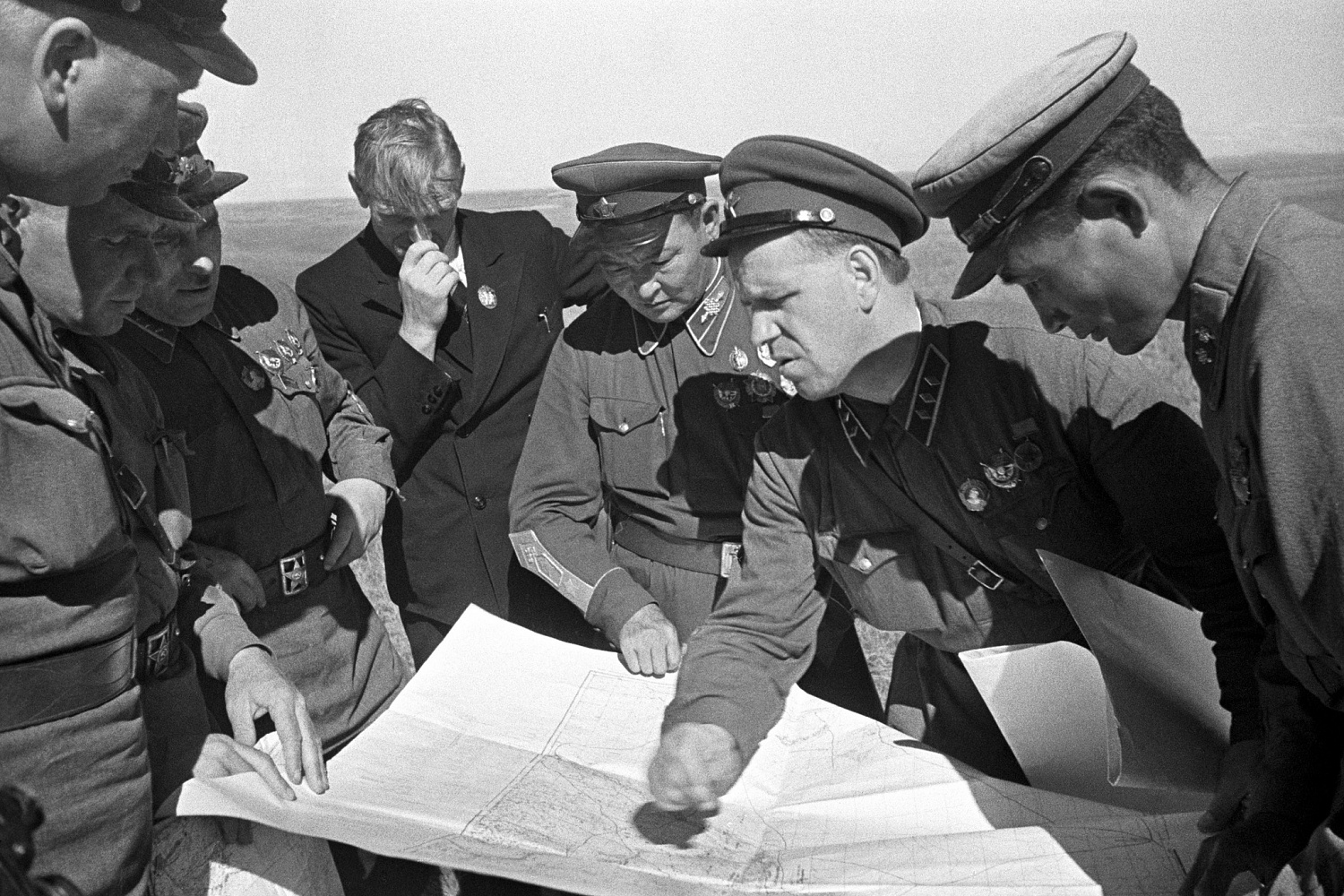 1939 ОНЫ 5 ДУГААР САРЫН 11-НД ХАЛХГОЛЫН ОРЧИМД ЦЭРГИЙН АЖИЛЛАГААГ ЭХЛҮҮЛСЭН.